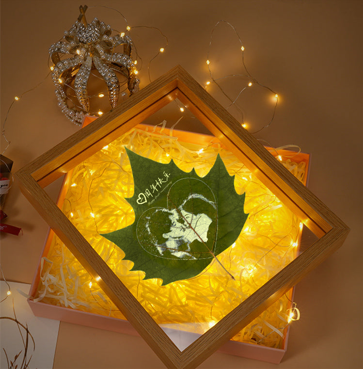 Sycamore Leaf Carving Art - Suitable for 1-3 people photo, gift box packaging, display as a night light with LED light frame